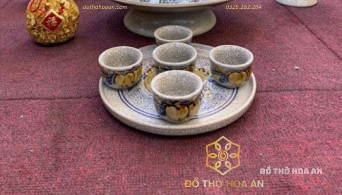 Kỷ 5 chén xếp hình chữ Thập