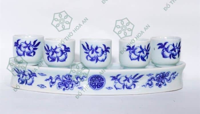5 chén trên ban thờ Thần Tài đựng gì 5 chén trên ban thờ Thần Tài đựng gì