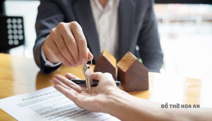 Tất cả các hình thức kinh doanh bất động sản, tài chính đều hợp thỉnh bàn thờ Thần Tài