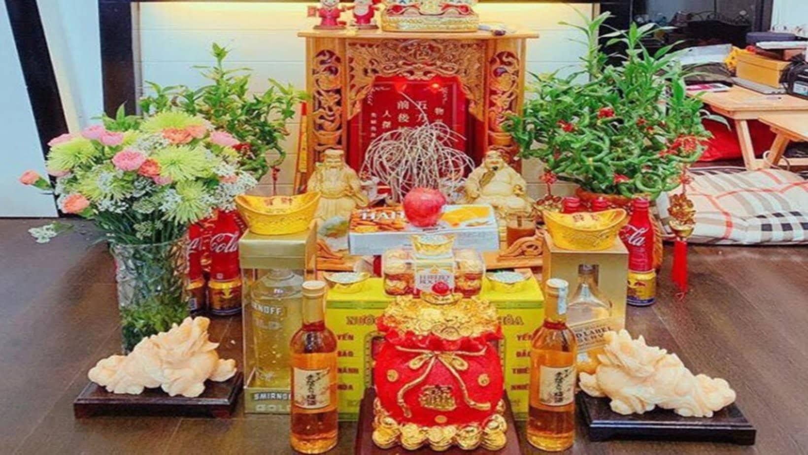Những loại hoa nên cắm trên bàn thờ Thần Tài tăng tài lộc Những loại hoa nên cắm trên bàn thờ Thần Tài tăng tài lộc
