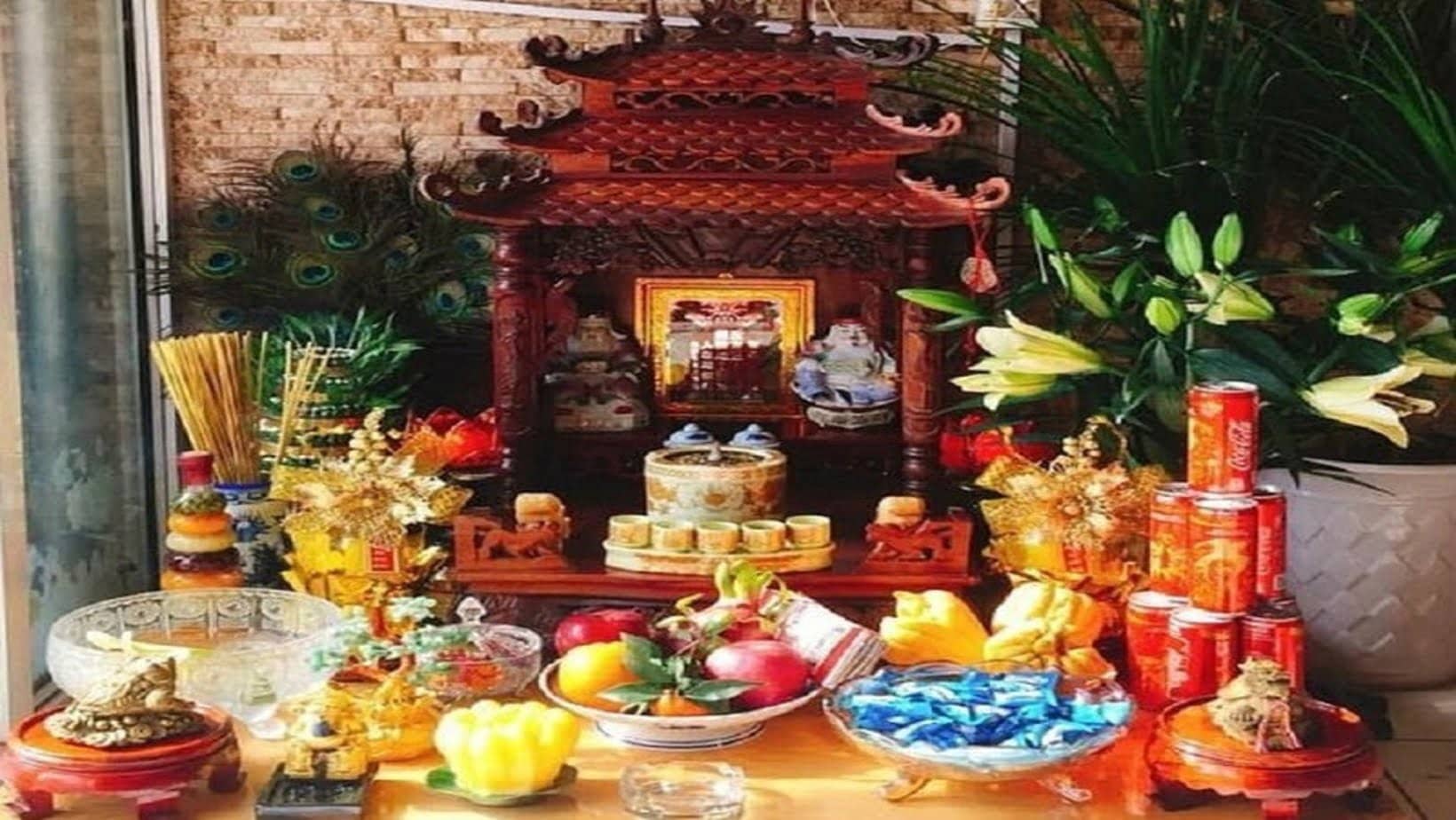 Những lưu ý khi cắm hoa trên bàn thờ Thần Tài Những lưu ý khi cắm hoa trên bàn thờ Thần Tài
