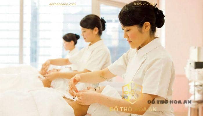 Khách hàng chủ yếu của dịch vụ làm đẹp là chị em phụ nữ Khách hàng chủ yếu của dịch vụ làm đẹp là chị em phụ nữ