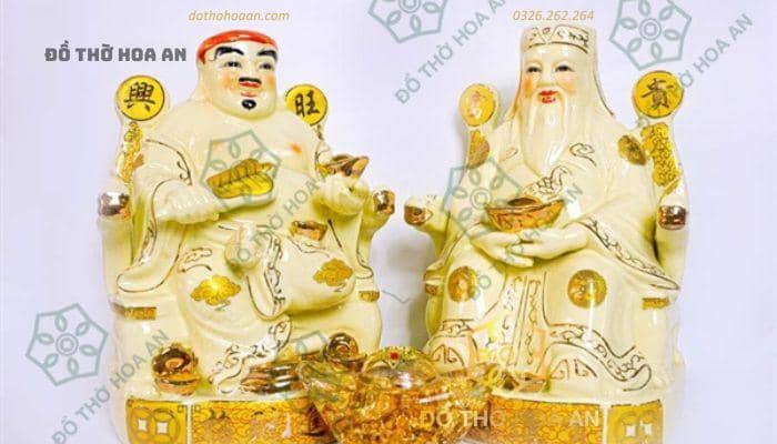 Thần Tài – Ông Địa là 2 vị thần thường được thờ chung với nhau Thần Tài – Ông Địa là 2 vị thần thường được thờ chung với nhau