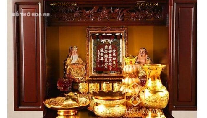 Vị trí đặt bàn thờ liên quan đến sự tích Ông Địa Vị trí đặt bàn thờ liên quan đến sự tích Ông Địa