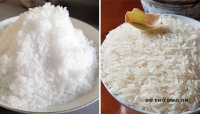 Muối, gạo xuất hiện trên mâm cúng hầu hết các ngày lễ Muối, gạo xuất hiện trên mâm cúng hầu hết các ngày lễ