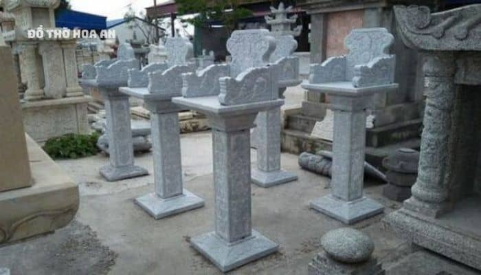 Bàn thờ lộ thiên được thờ cúng với mong muốn mưa thuận gió hòa Bàn thờ lộ thiên được thờ cúng với mong muốn mưa thuận gió hòa