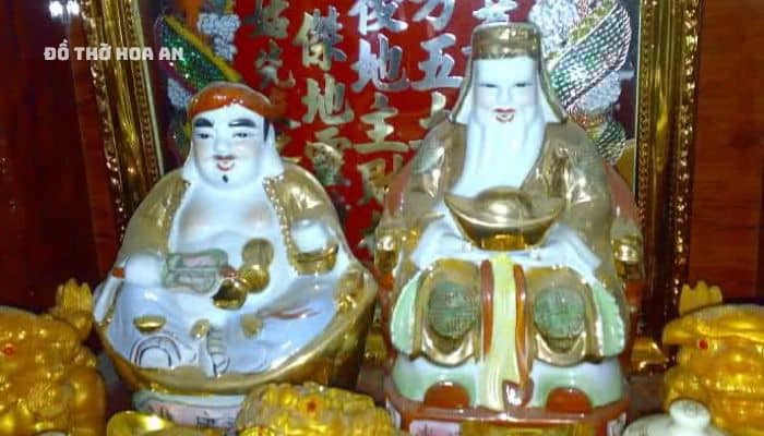 Tượng ông Thần Tài và ngài Thổ Địa
