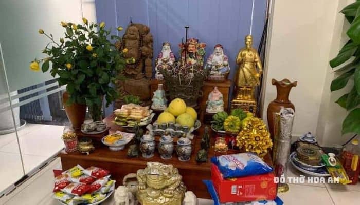 Khi đặt bàn thờ Thần Tài nên chọn lấy các cung Thiên Lộc, hoặc Quý Nhân